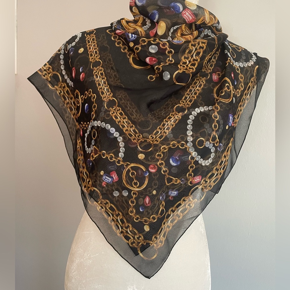 🧣Joan Rivers Square Sheer Scarf. Classic gold chain w/Jewels. Made in Italy. 🧣